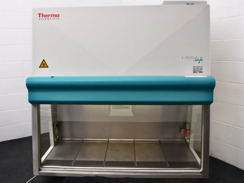 Thermo KS 15 HeraSafe Class II Safety Cabinet