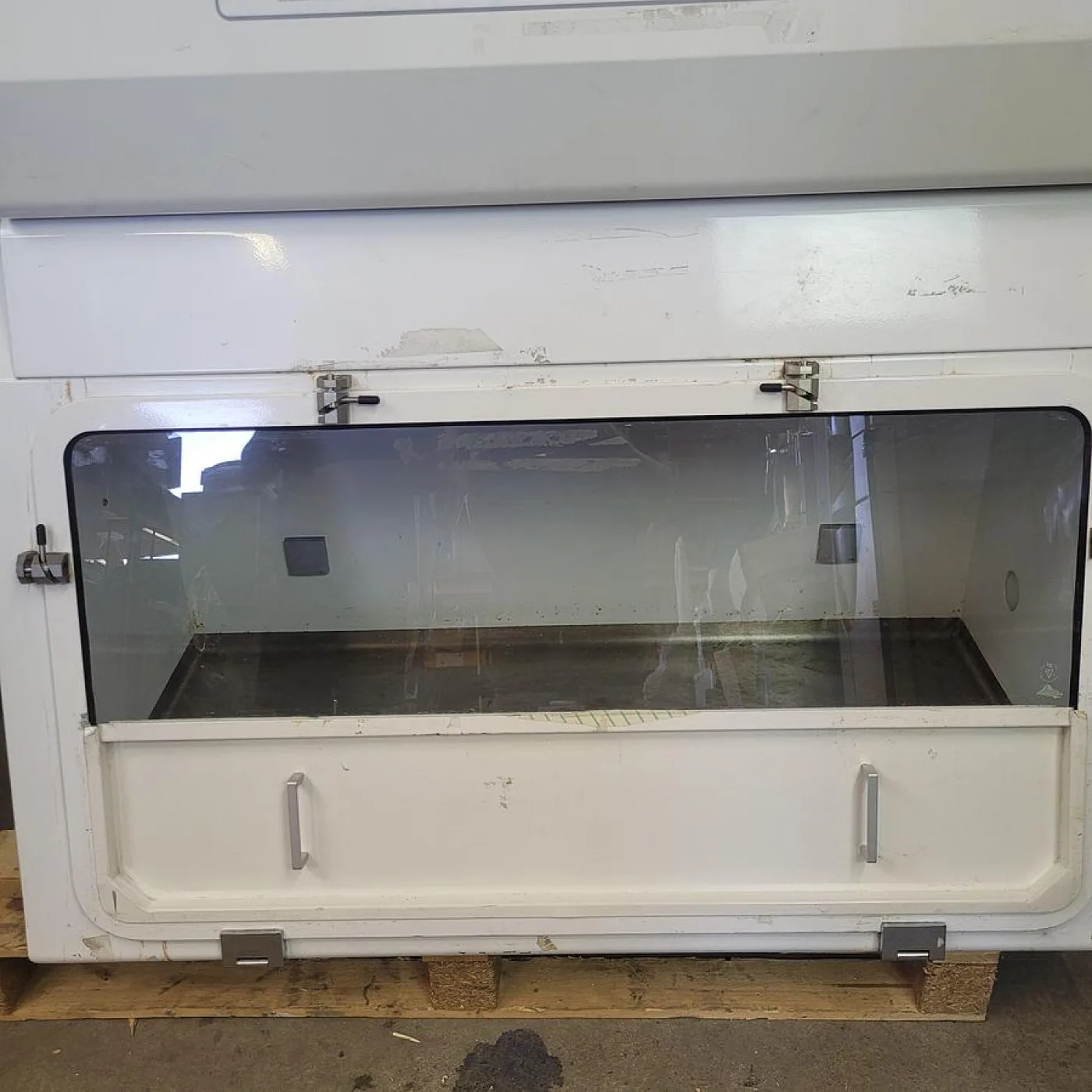 CAS Trimat 1 Clean Air Cabinet - 3