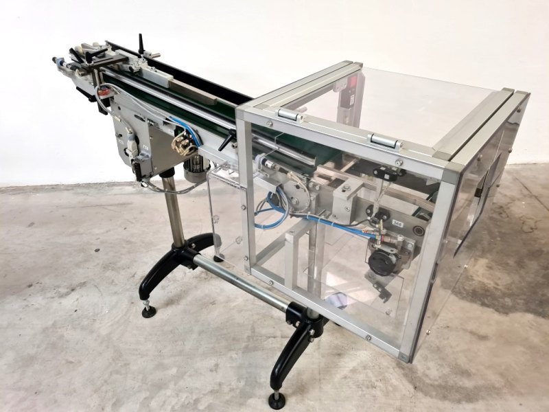 NASTRO TRASPORTATORE A TAPPETO CON ESPULSIONE – BETT