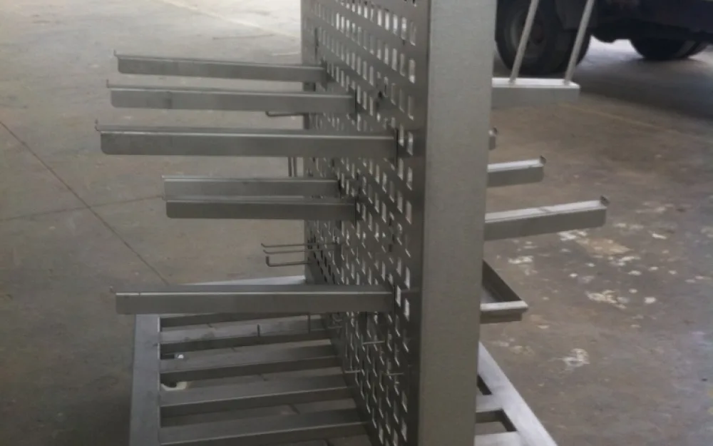 CARRELLO PORTAUTENSILI IN ACCIAIO INOX