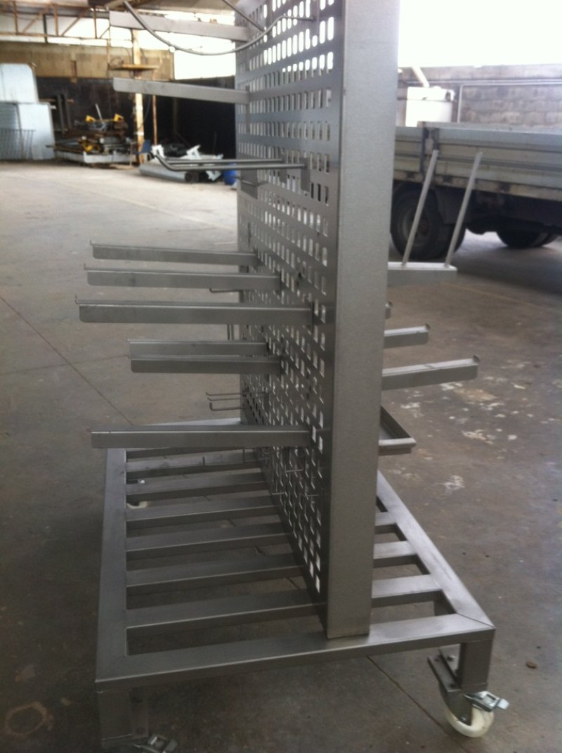 CARRELLO PORTAUTENSILI IN ACCIAIO INOX