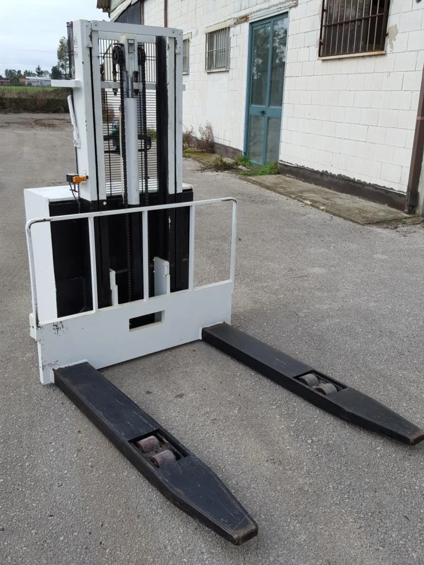 CARRELLO ELEVATORE ELETTRICO – ICEM – MOD. 13/240 - 3
