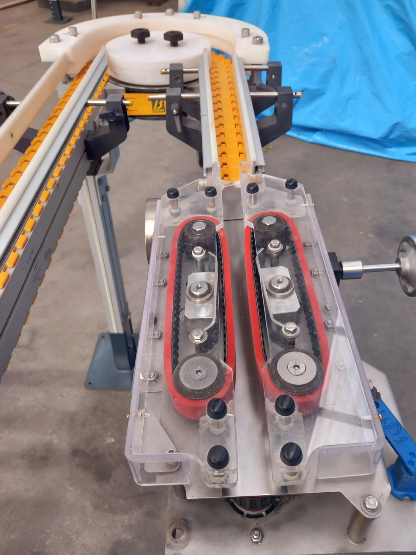 NASTRO TRASPORTATORE MOTORIZZATO CON CURVA A 180° – BETT SISTEMI - 4