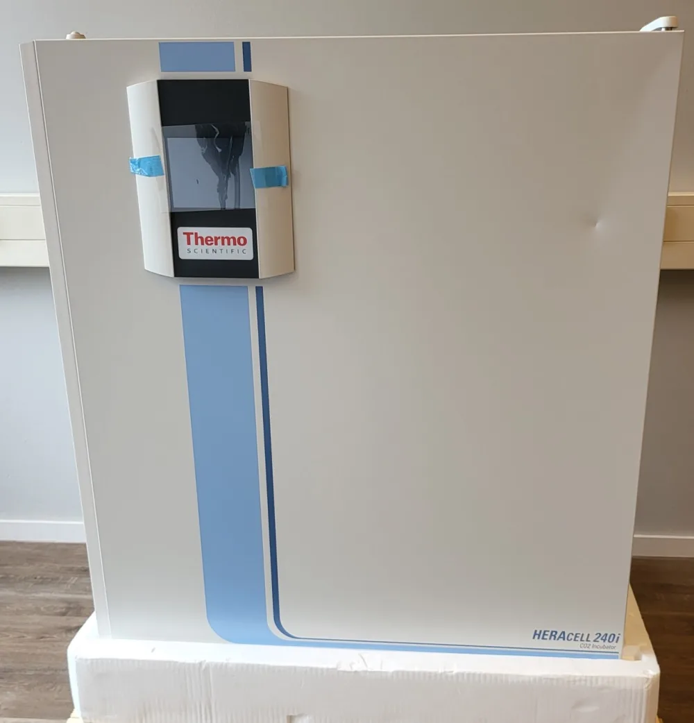 2361 - New Heracell 240i GP incubator