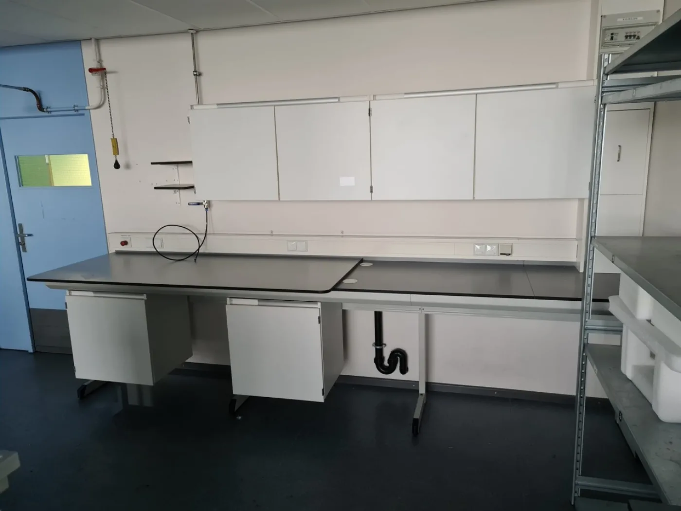 1996 - Used S+B Laboratory wall table (364 cm) - 1