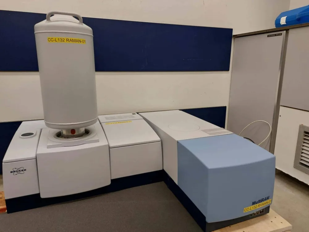 Bruker multiRAM FT-Raman Spectrometer