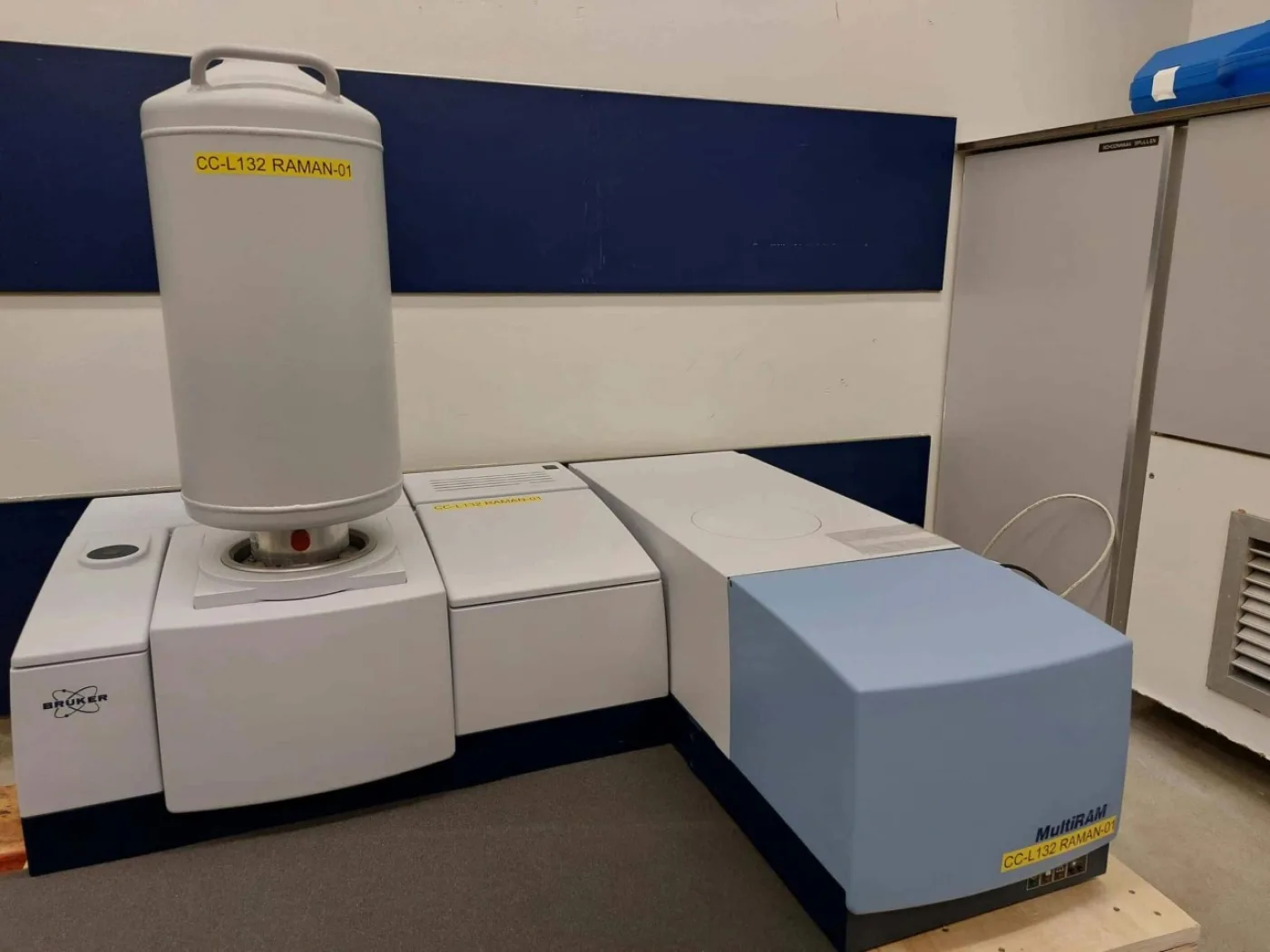 Bruker multiRAM FT-Raman Spectrometer - 1