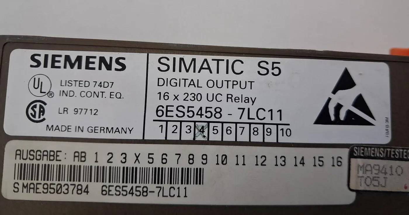 Siemens SIMATIC S5 6ES5 458-7LC11 Digital Output Module - 5