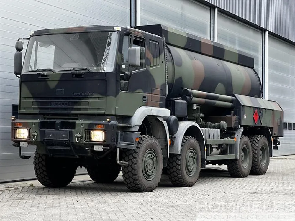 Iveco Trakker 8x8 tankertruck