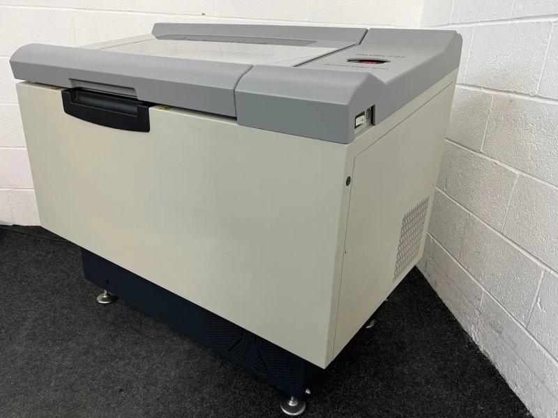 New Brunswick Excella E25 Incubating Shaker
