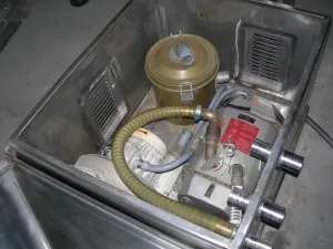 POMPA DA VUOTO E ASPIRATORE – BECKER / CFM – VT 3.25 / 54010