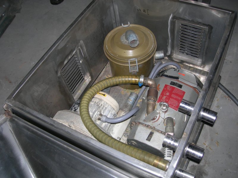 POMPA DA VUOTO E ASPIRATORE – BECKER / CFM – VT 3.25 / 54010