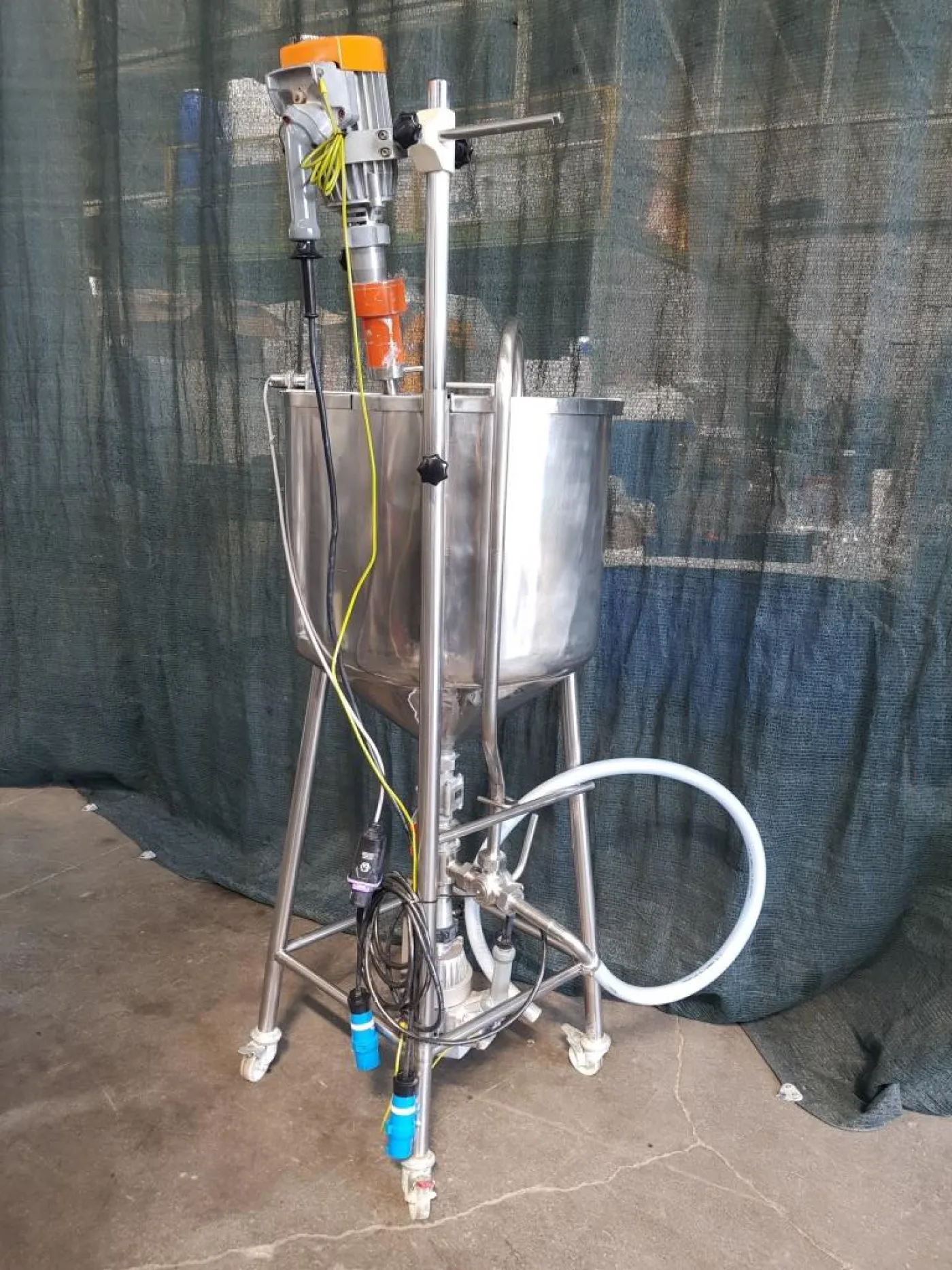 DISSOLUTORE CON POMPA DI RILANCIO – MOD. 150 L - 1