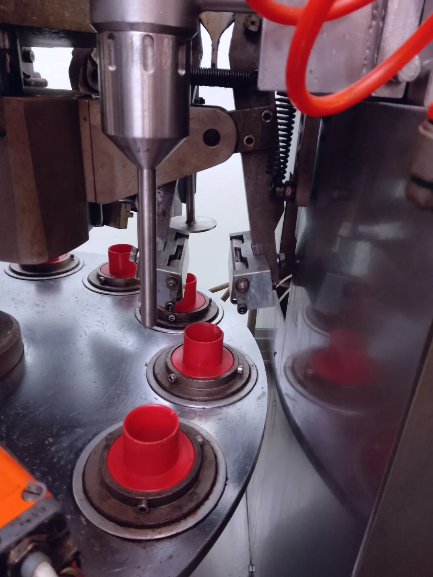 INTUBETTATRICE PER TUBETTI IN ALLUMINIO – TONAZZI – MOD. NOVA 105 - 2