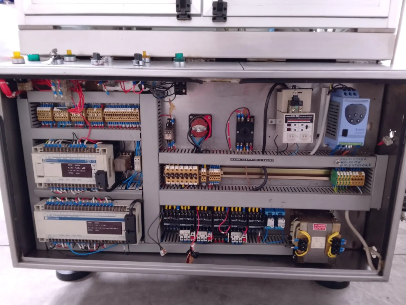 INTUBETTATRICE PER TUBETTI IN ALLUMINIO – TONAZZI – MOD. NOVA 105 - 7