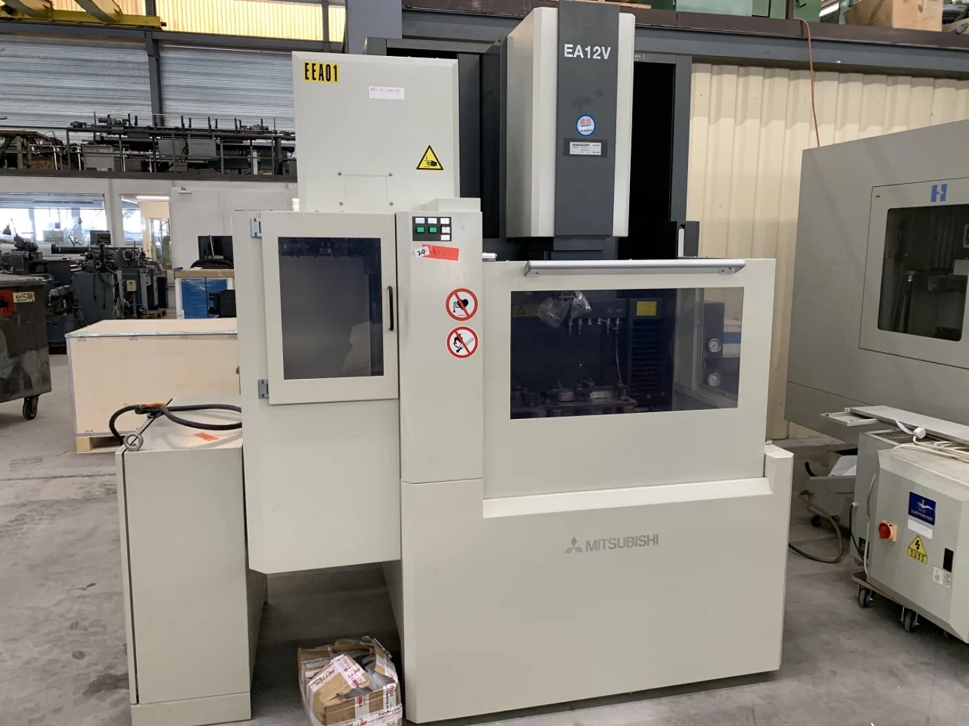 MACHINE A ETINCELER PAR ENFONCAGE “MITSUBISHI” TYPE EA12-VM - 1