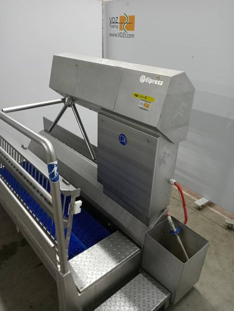 Hygiene gate