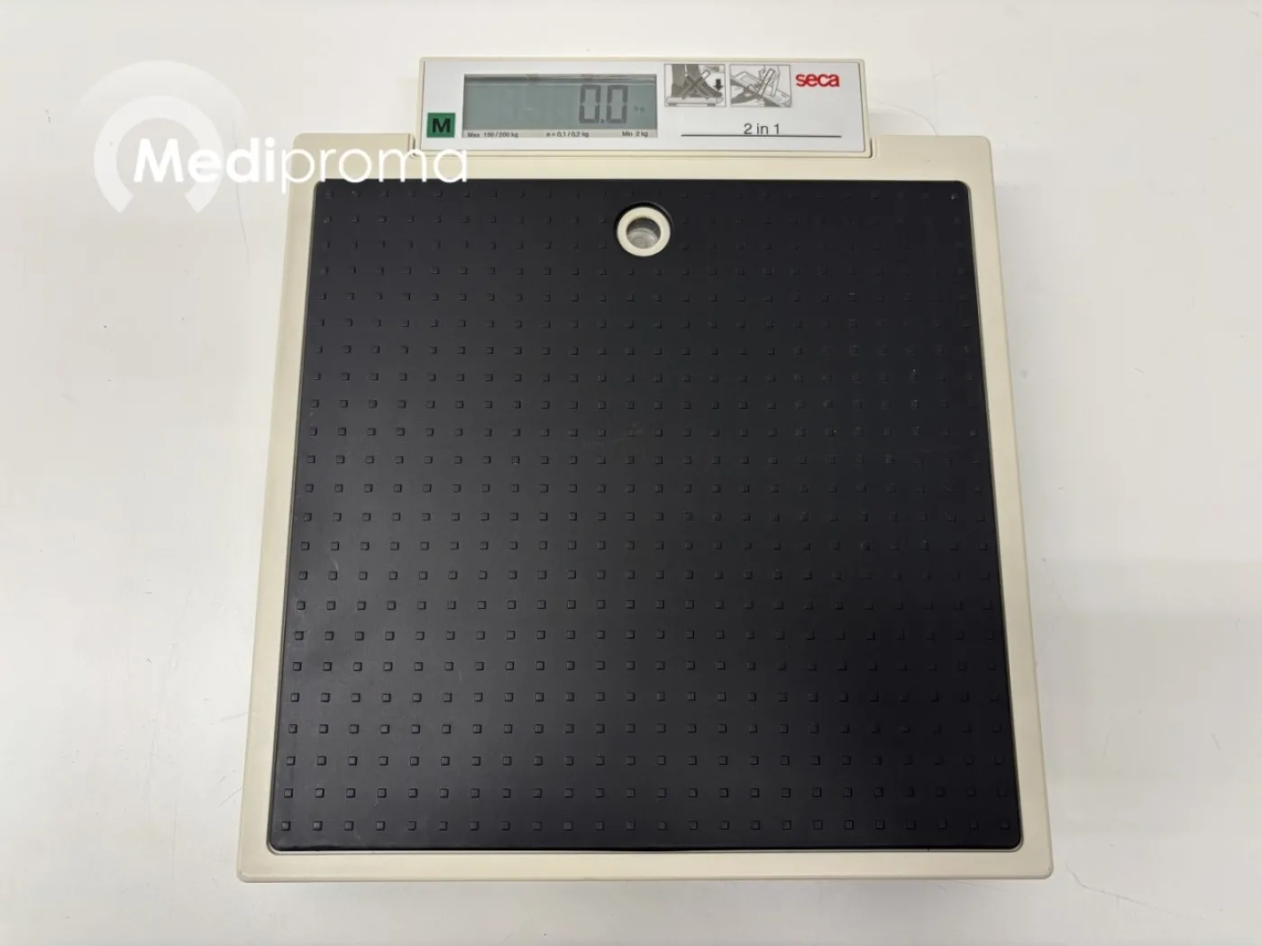 Seca 877 Scale - 1