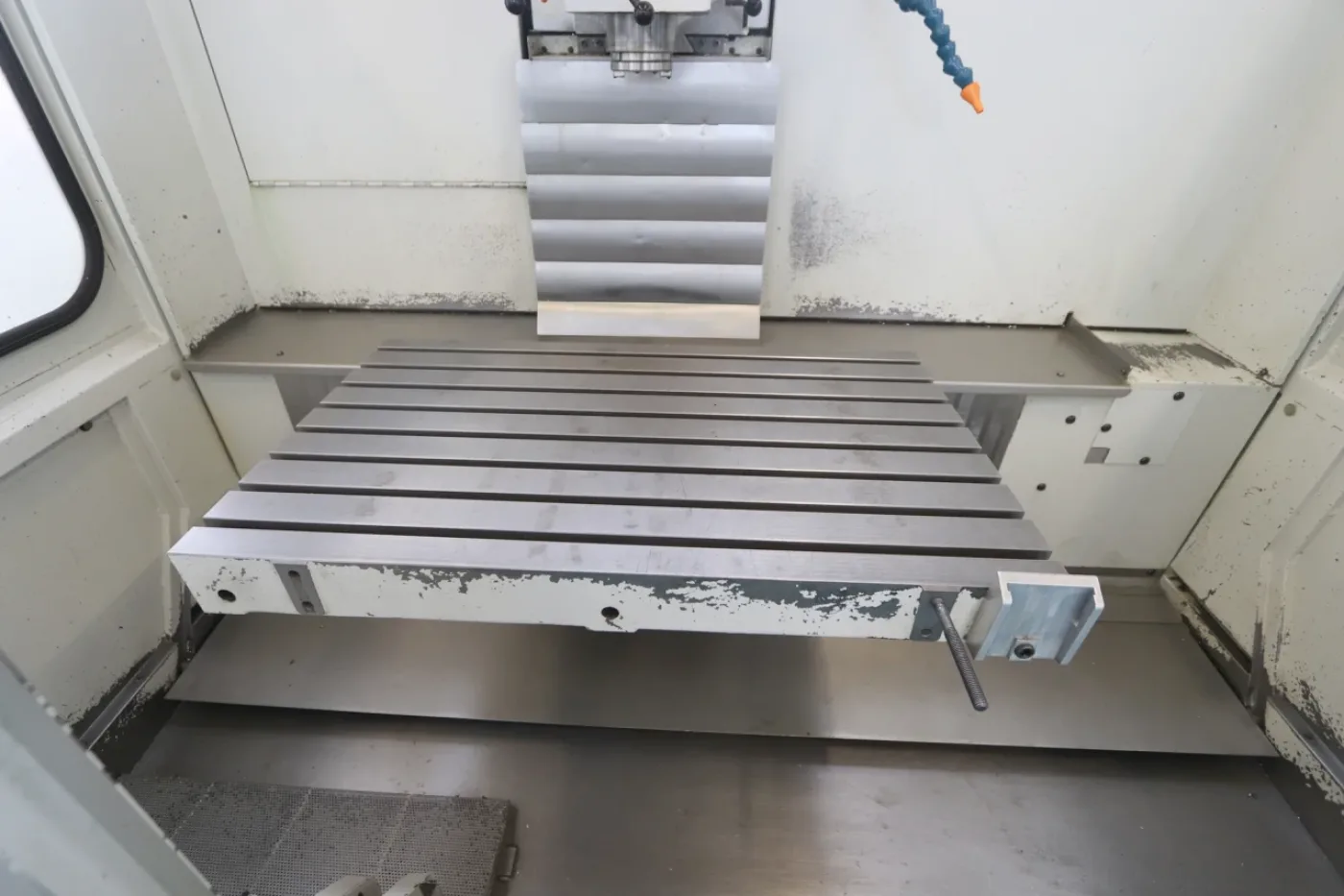 017254 - MIKRON UME 560 - 4