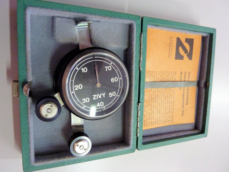 11x Analoge hand garenspanningsmeters