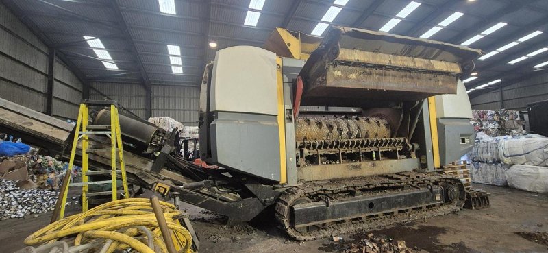2021 Untha XR 3000 Single-shaft Tracked Shredder