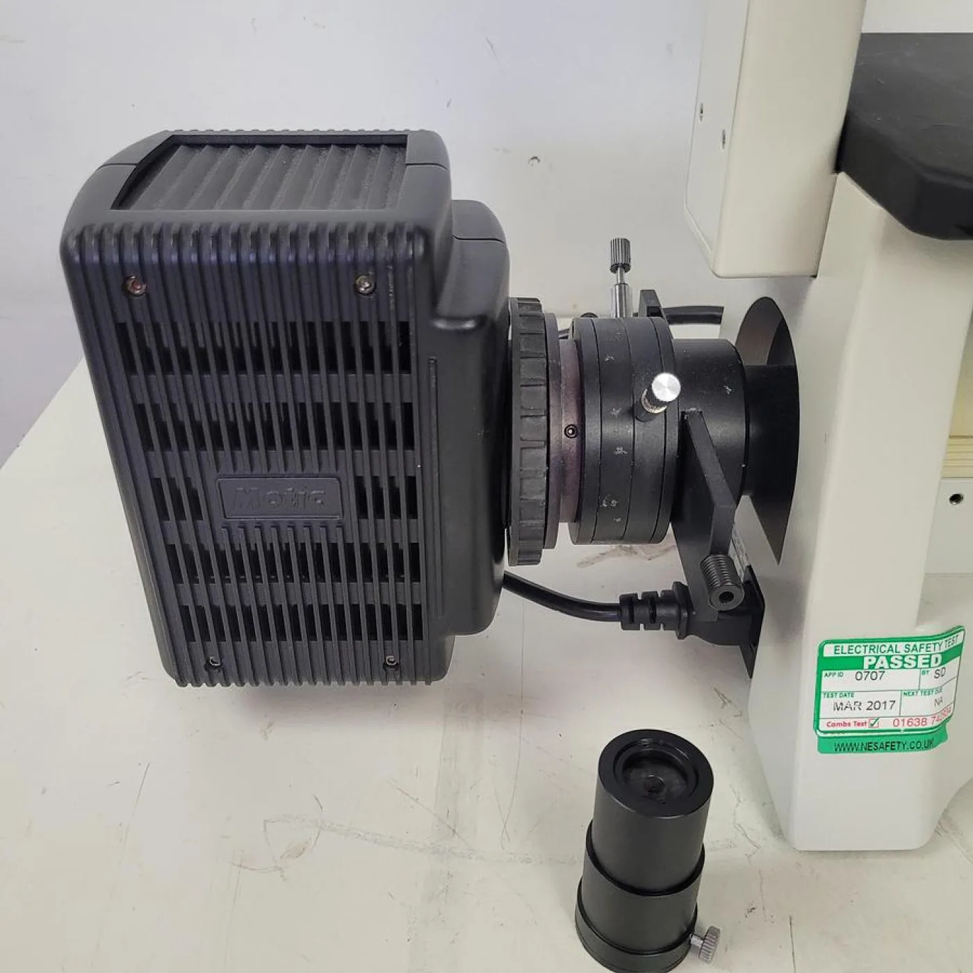 Motic AE31 Microscope - 5