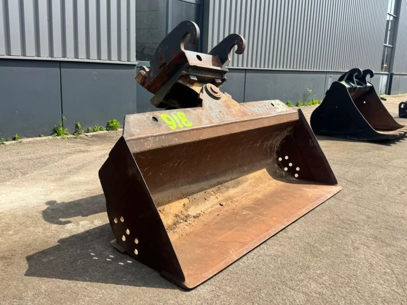 Tiltable ditch cleaning NGT bucket CW40