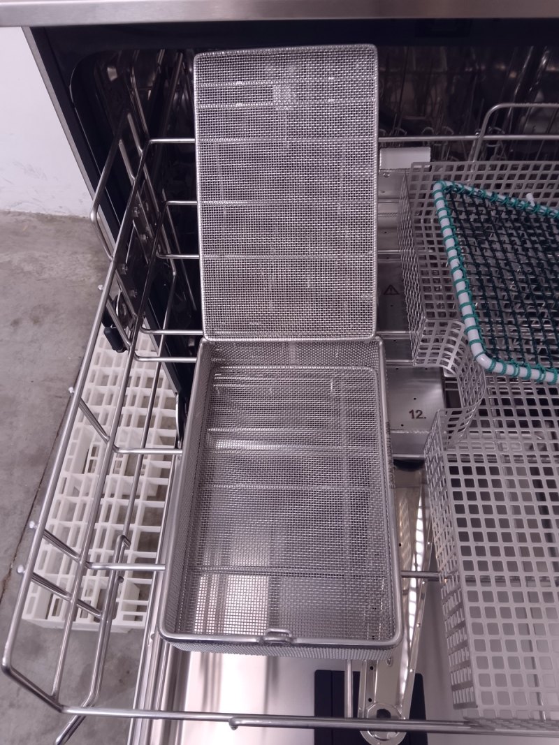 LAVASTRUMENTI/LAVAVETRERIE – MIELE – MOD. PG 8593