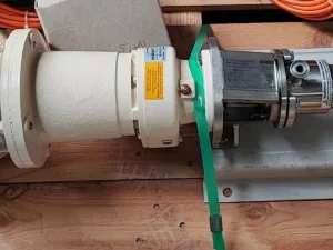 Netzsch Exzenterschneckenpumpe NM005BH06S12F mit Motor