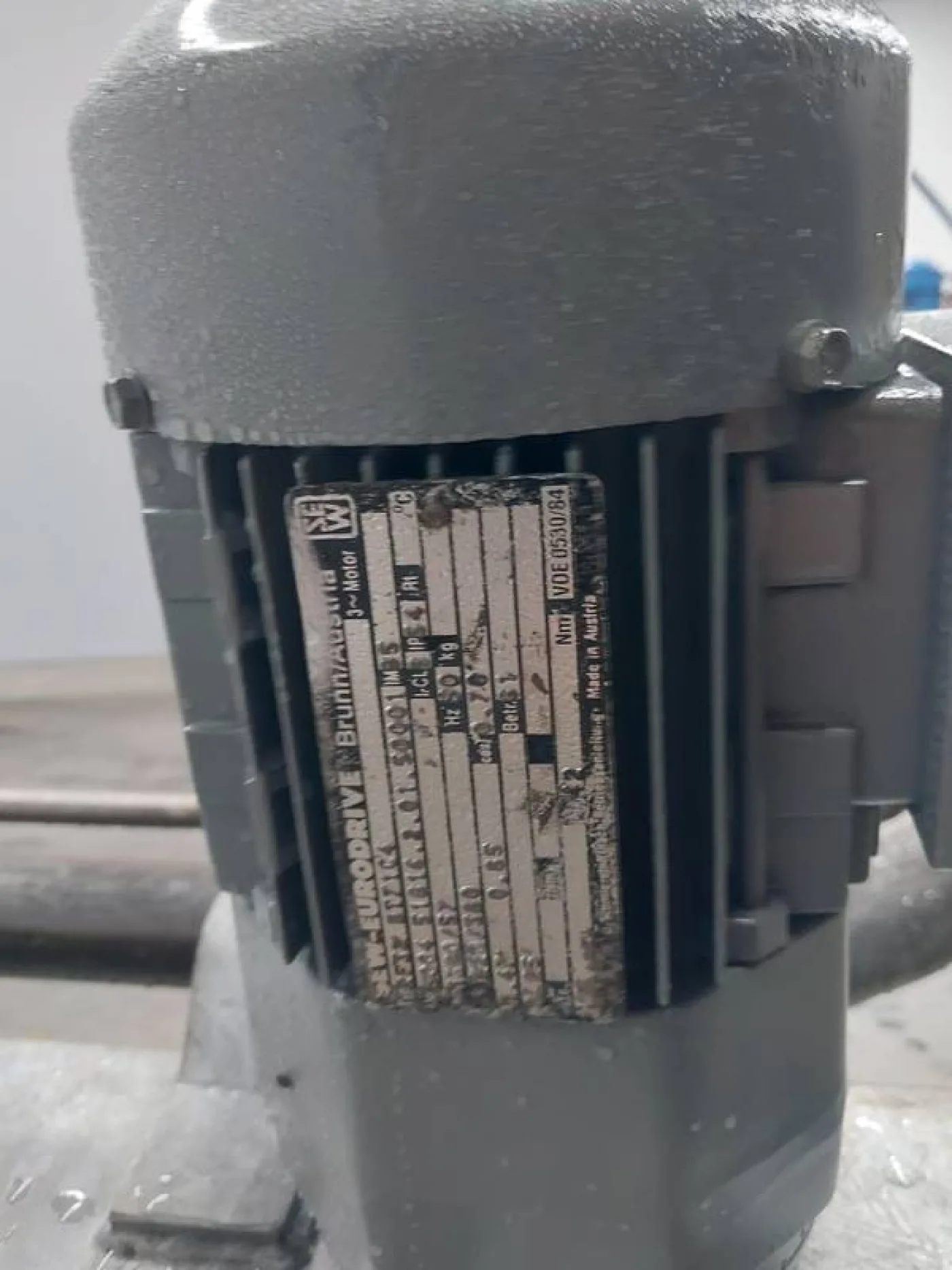 Conveyor lift empty hooks - 5