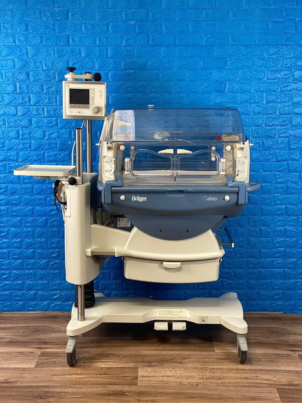 Dräger Baby Incubator Caleo YOM:2009