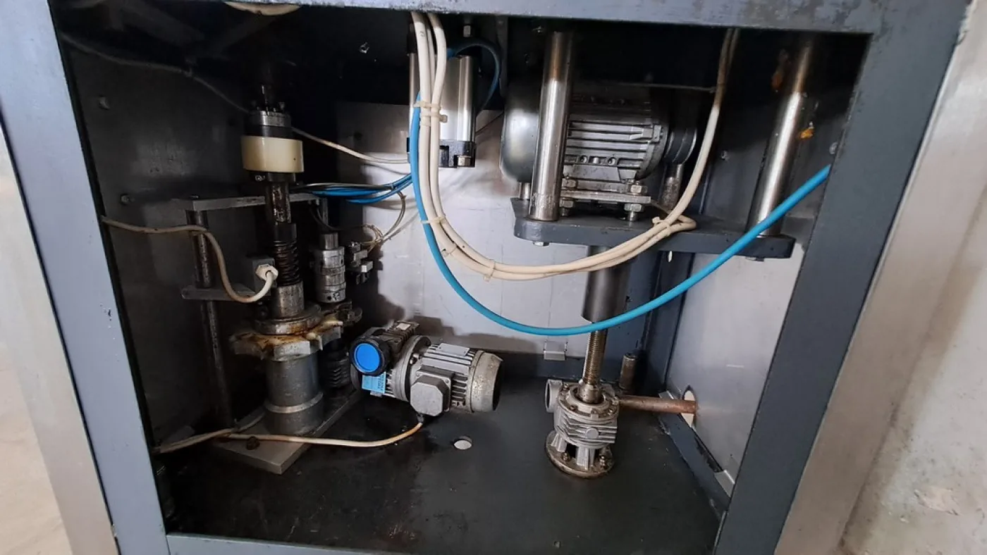 AUTOMATIC CORKING MACHINE BORELLI, MODEL ALEXA, SECOND-HAND MACHINE - 4