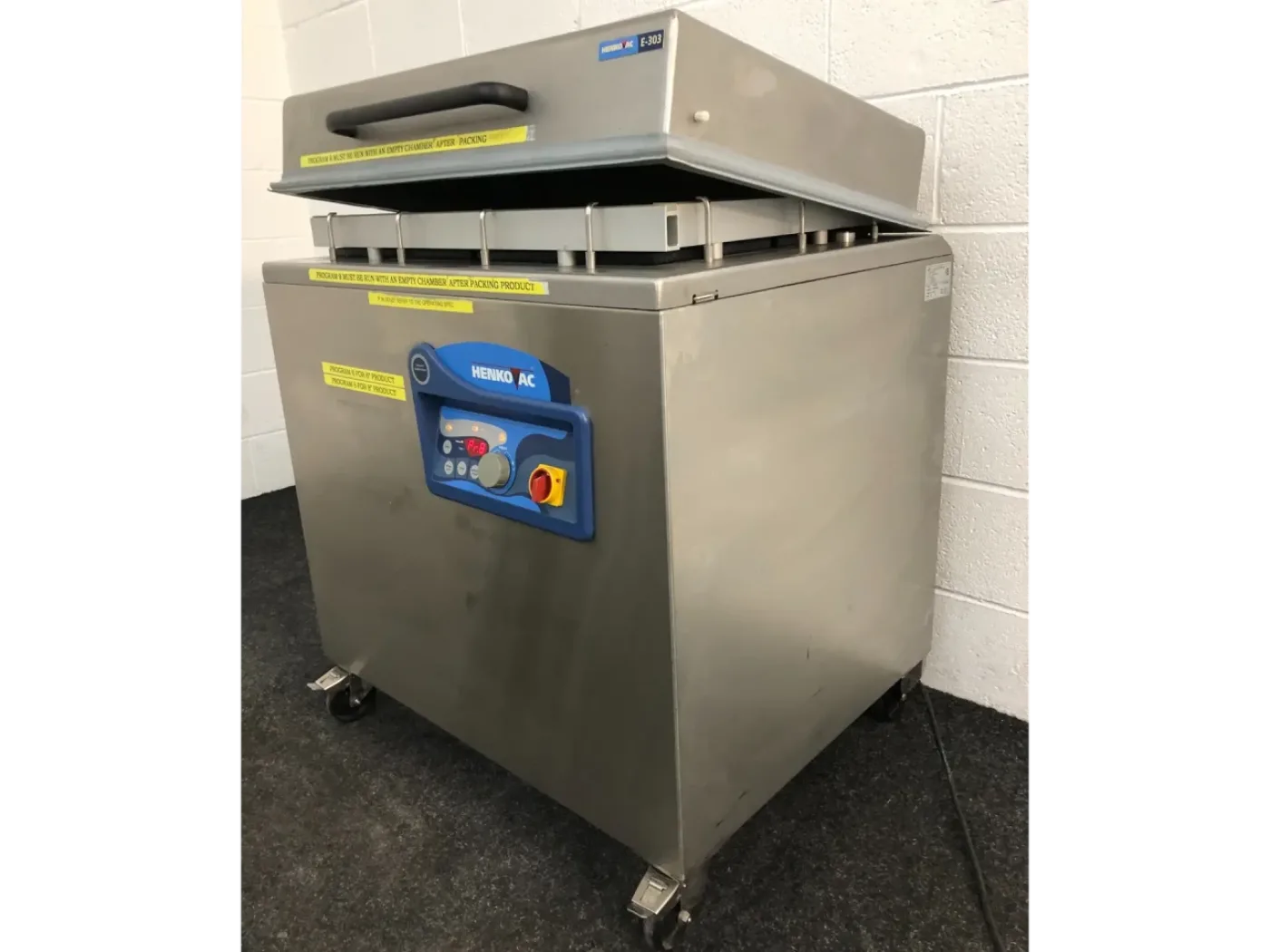 Henkovac E-303 KL Vacuum Machine - 3