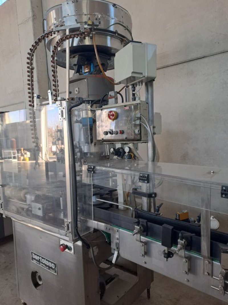 CORKING MACHINE BERTOLASO, MODEL KAPPA 108 8 HEADS FOR PLASTIC MUSHROOM CAP, SECOND-HAND MACHINE