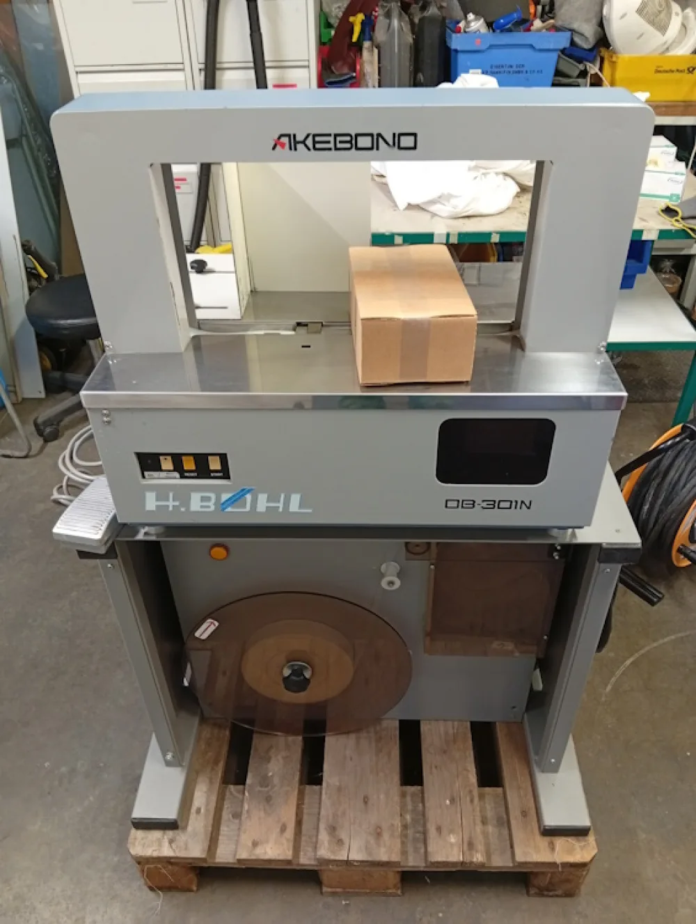 Banderolierer Akebono OB 301 N mit Großrollenmagazin