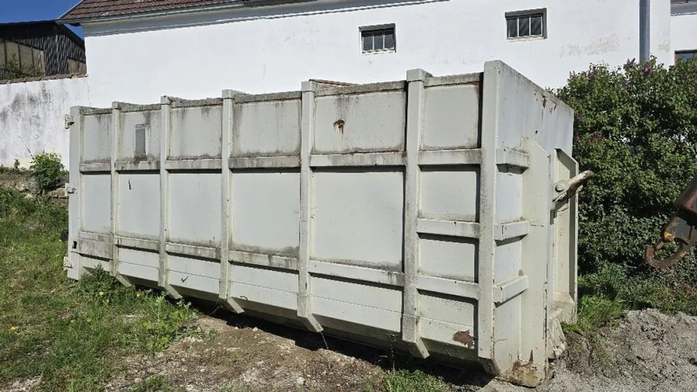 BIG Hakenliftcontainer mit 5000 l Tank