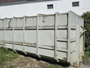 BIG Hakenliftcontainer mit 5000 l Tank