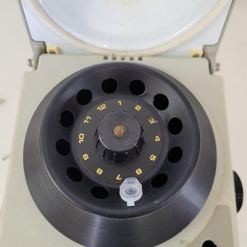 MSE Sanyo MSB010. CX2. 5 Microcentrifuge