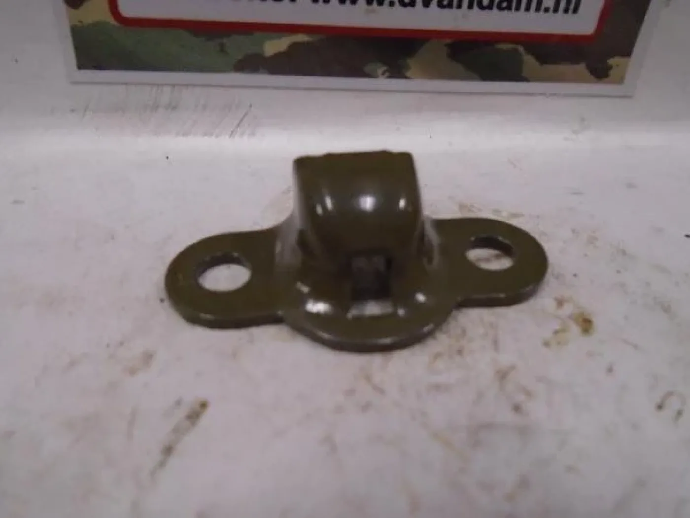 Bracket hood catch - 3