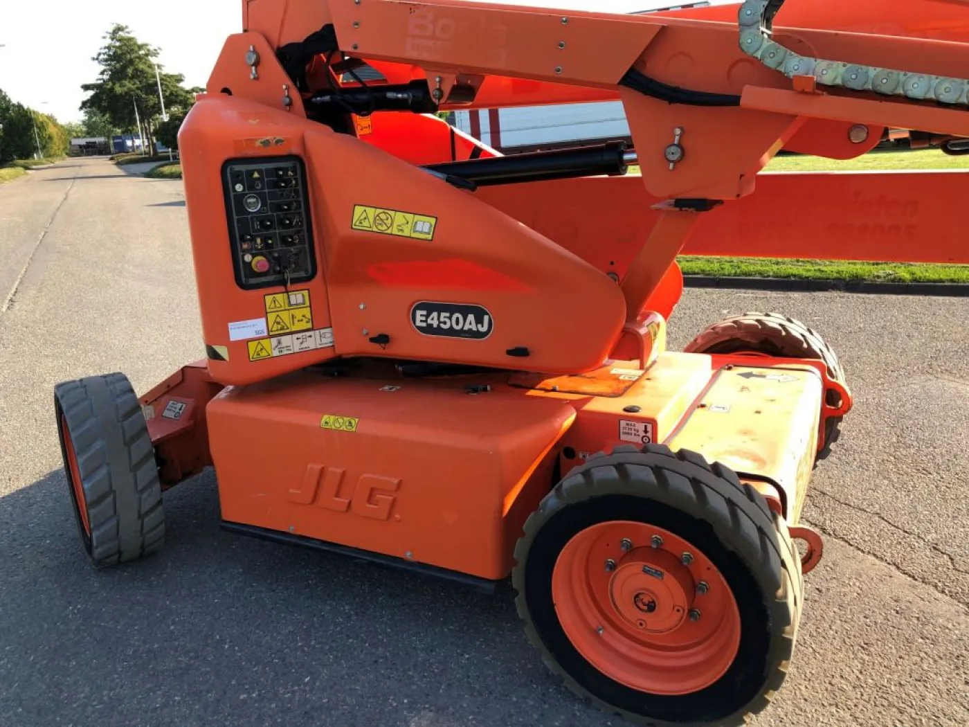 JLG E450AJ - 6