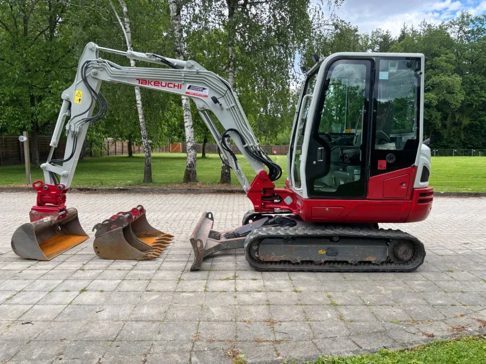 Takeuchi - TB 240