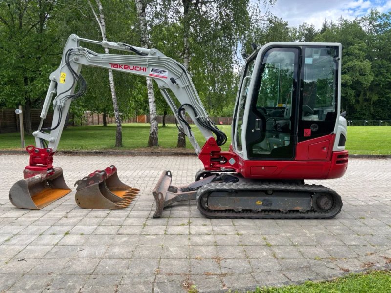 Takeuchi - TB 240
