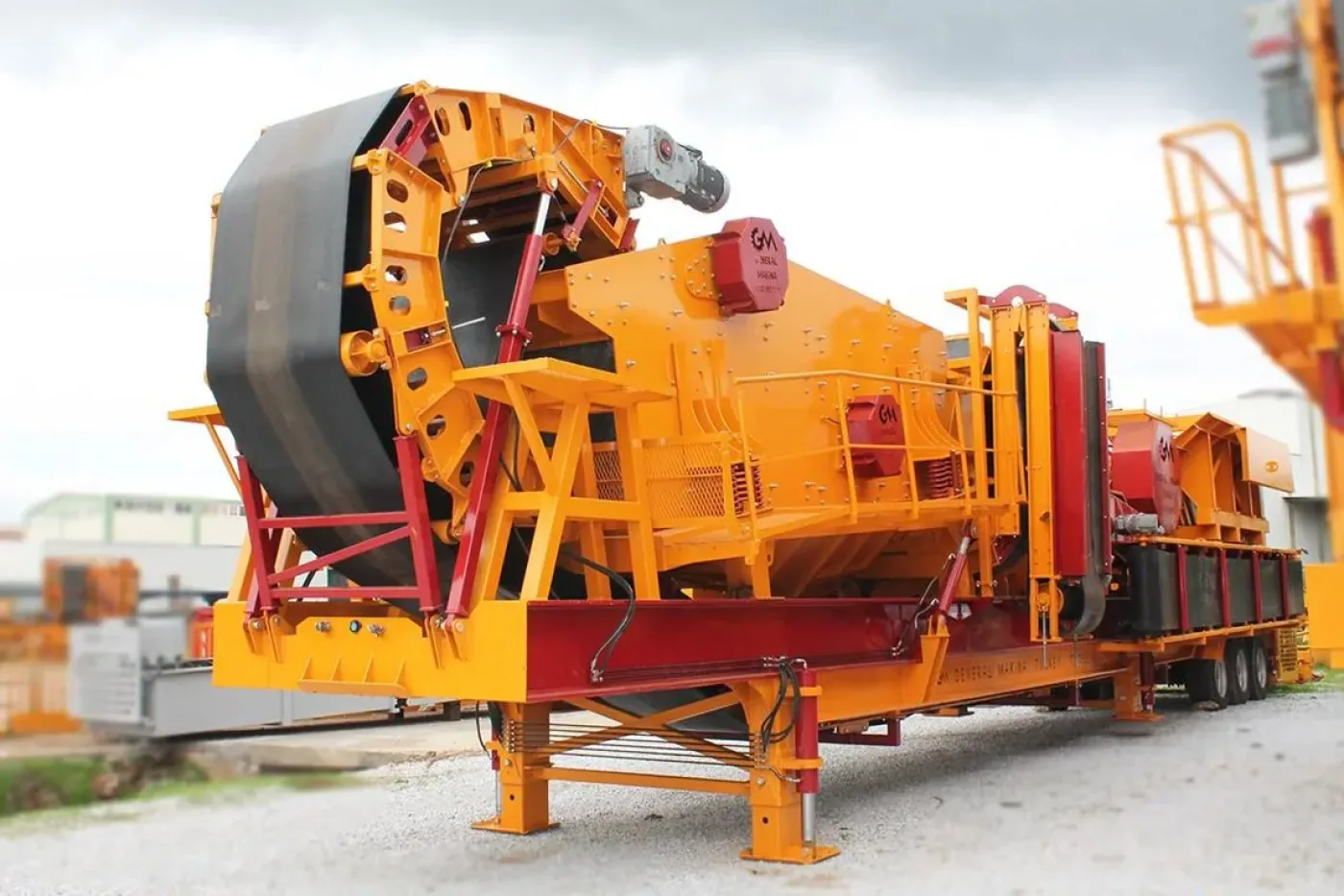 General 950 — Mobile Jaw + Impact Crushing & Screening Plant - 5