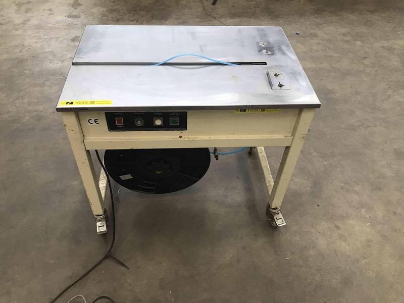 Strapping machine