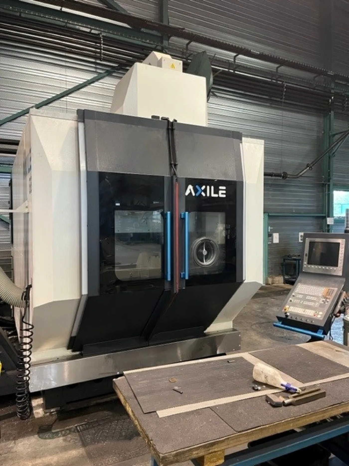 CNC Vertical Machining Center – AXILE G8 -5AX - 1