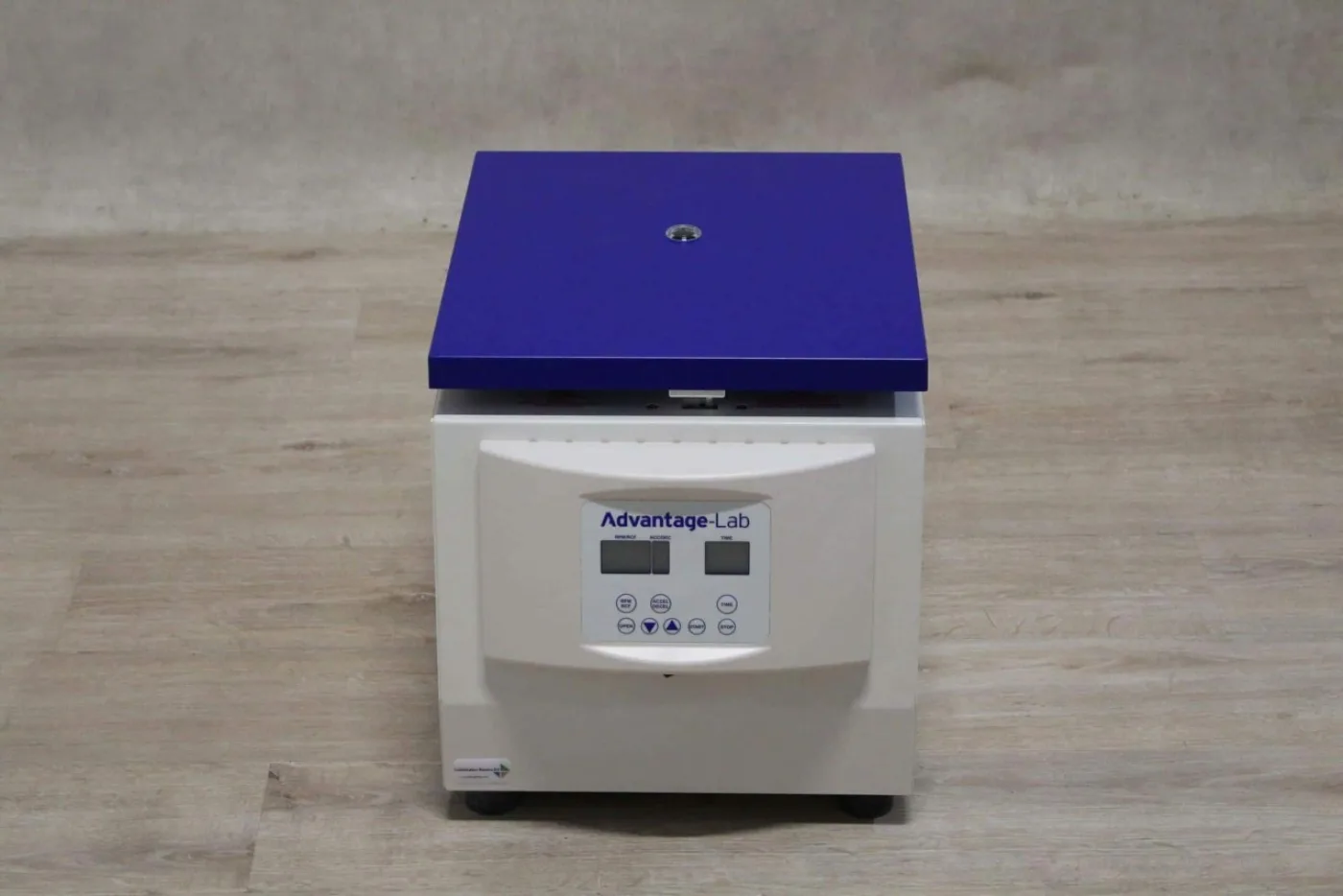 Advantage-Lab AL06-02-230 Universal Centrifuge - 1