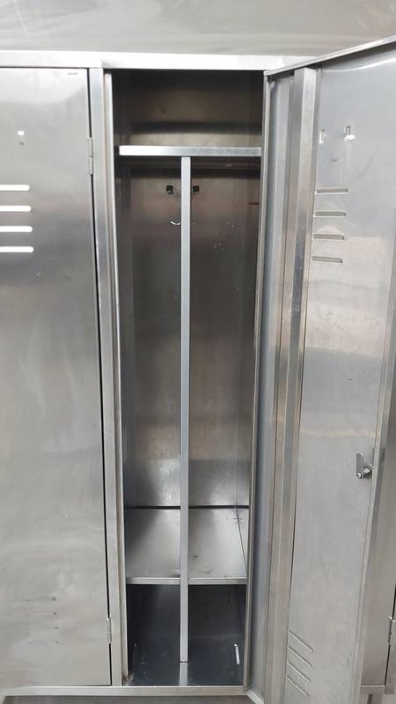 Stainless steel locker wtih 3 doors