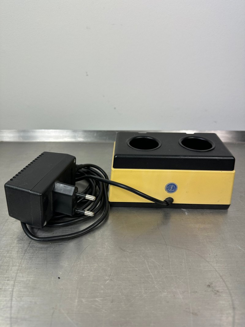 Heine NicaTron S 2 Akkuladegerät Ladestation Charger Akku Dockingstation