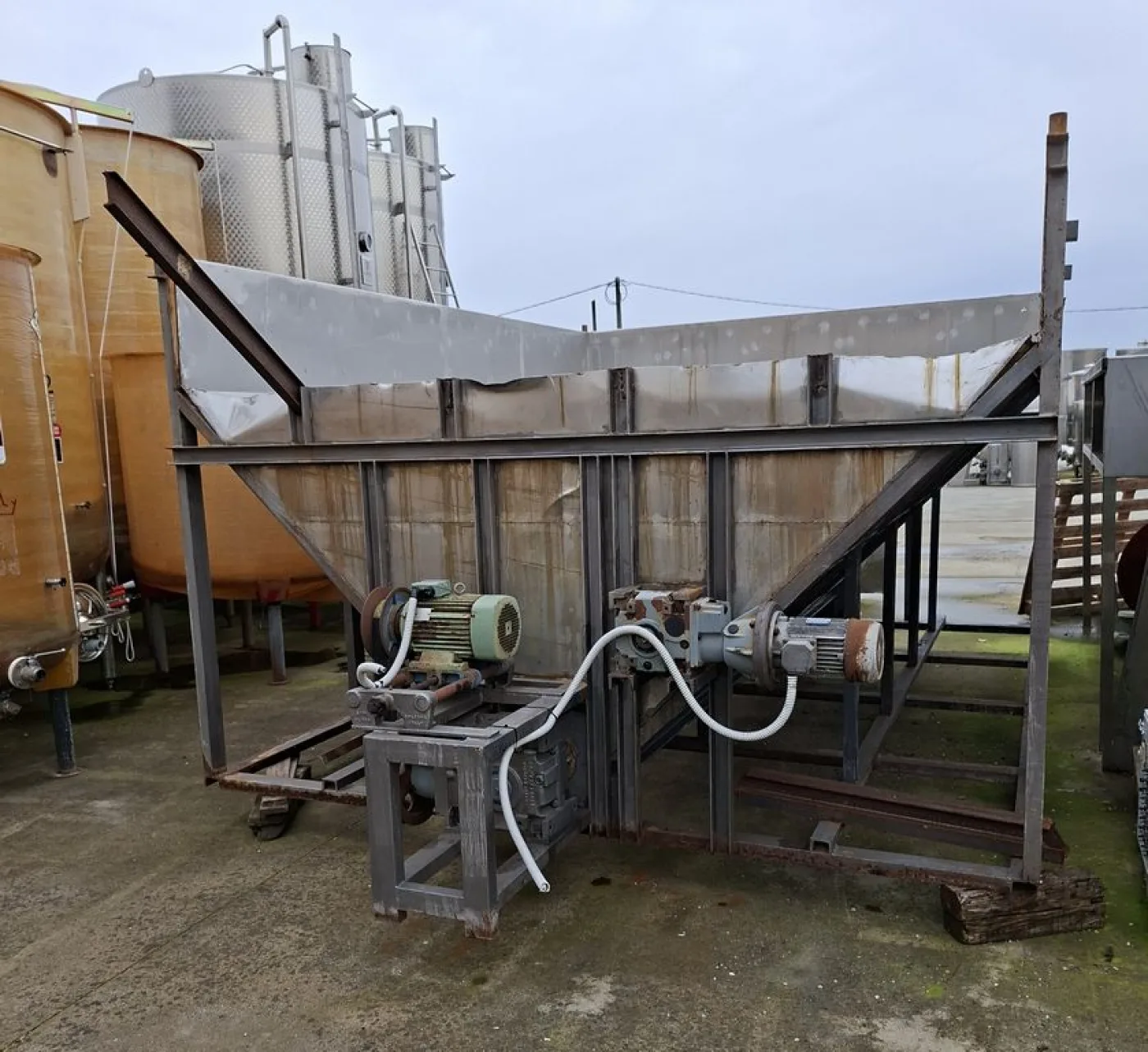 HOPPER / CONVEYOR FOR GRAPES MADE OF STAINLESS STEEL SHEET, SECOND HAND MACHINE - 2