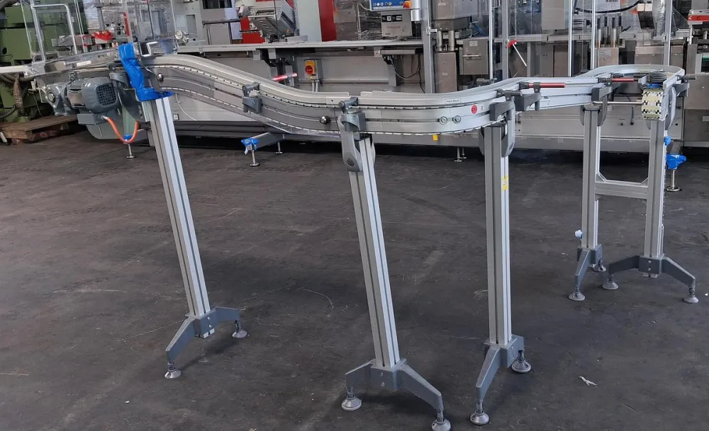 SEW-EURODRIVE Förderanlage Kurvenförderer System